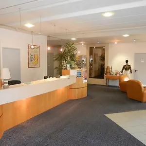 Dupleix - Hyper Centre - Parking Et Garage Gratuit Quimper